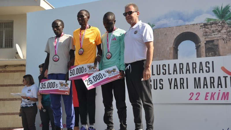15. Uluslararası Tarsus Yarı Maratonunda Kenyalılar Ödüllerin Sahibi
