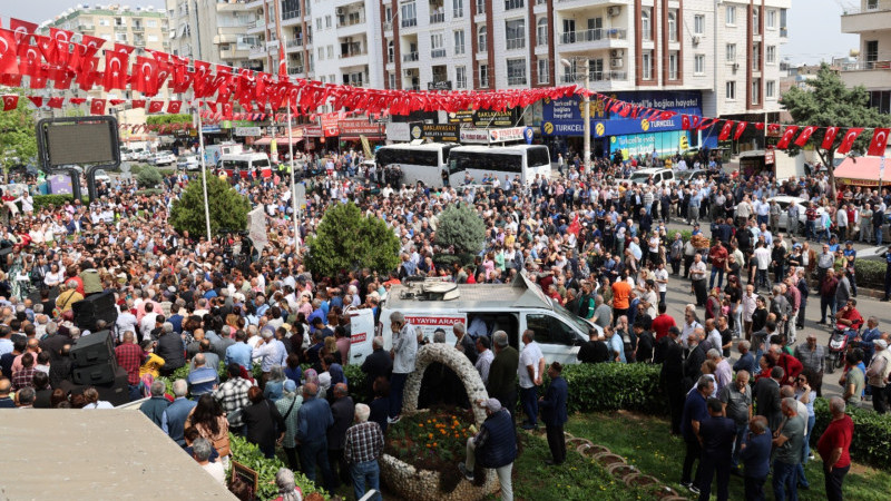 Toroslar'ın Yeni Belediye Başkanı Yıldız Güneş Gibi Doğdu