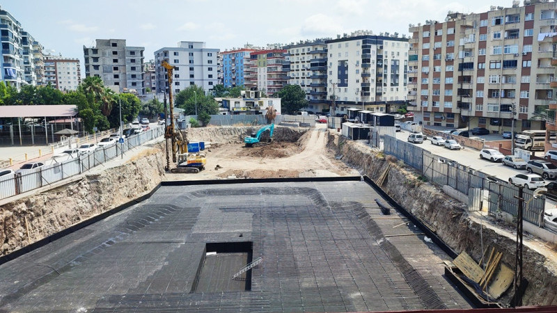 Tarsus'un En Sağlam Binası Alıcı Center'ın İnşaatına Başlandı
