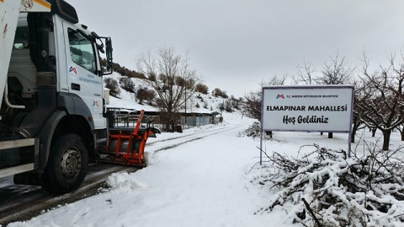Büyükşehir Belediye Ekipleri KAR Mücadelesini Sürdürüyor