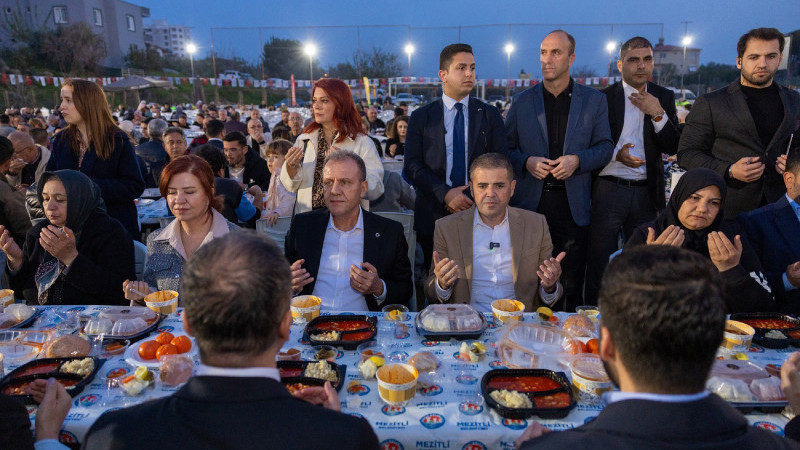 Mezitli Belediyesi'nin İftar Yemekleri Hız Kesmiyor
