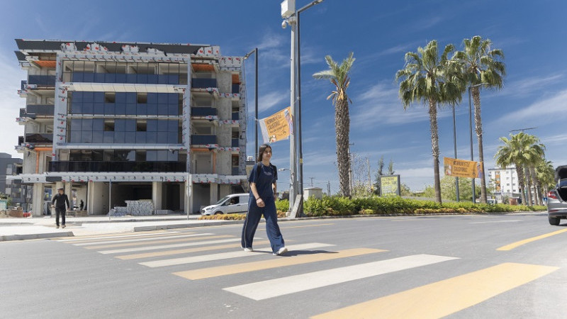 BÜYÜKŞEHİR TARSUS’TA KAVŞAK DÜZENLEME ÇALIŞMALARINA DEVAM EDİYOR